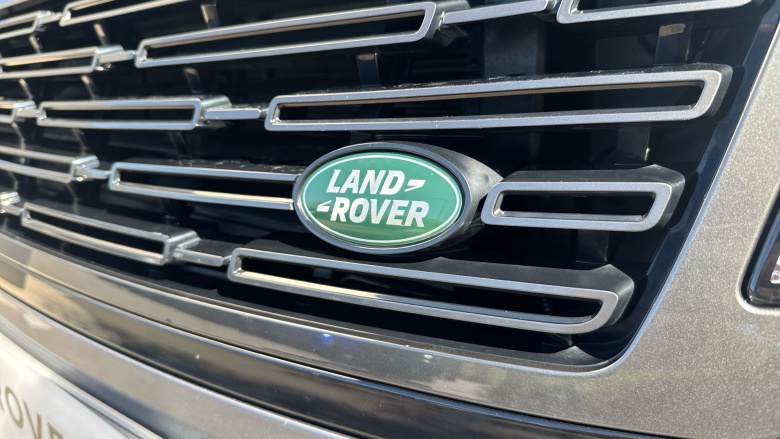 Land Rover Range Rover 3.0 D300 SE 4dr Auto Diesel Estate